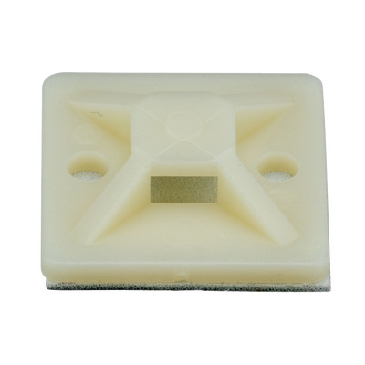 [SMP16A-C] Montaje-Sujetador Adhesivo STRONGHOLD de 4 Vías de 1" x 1" x 1/4", Color Natural,  Nylon 6.6 Retardante de Llamas V-2, Paquete de 100pz