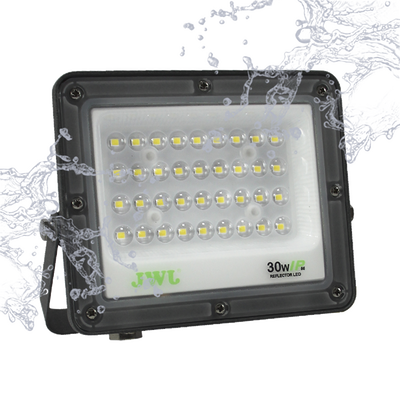 [JLRE-L100] Reflector Tipo Lupa 100 W / Flujo luminoso 10 000 lm / 110 - 240 Vca~ 60Hz / Dimensiones 270 x 210 x 22 mm / Uso en exterior IP66.